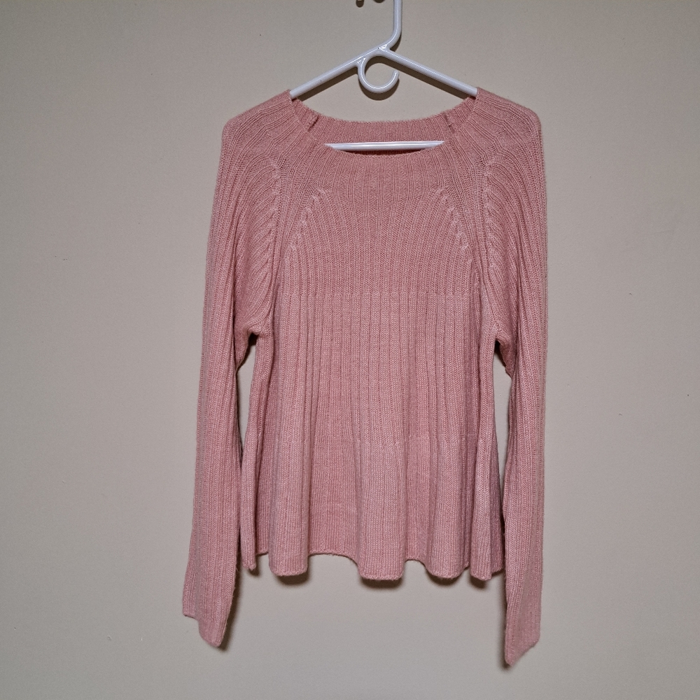 Semi flare baby pink sweater